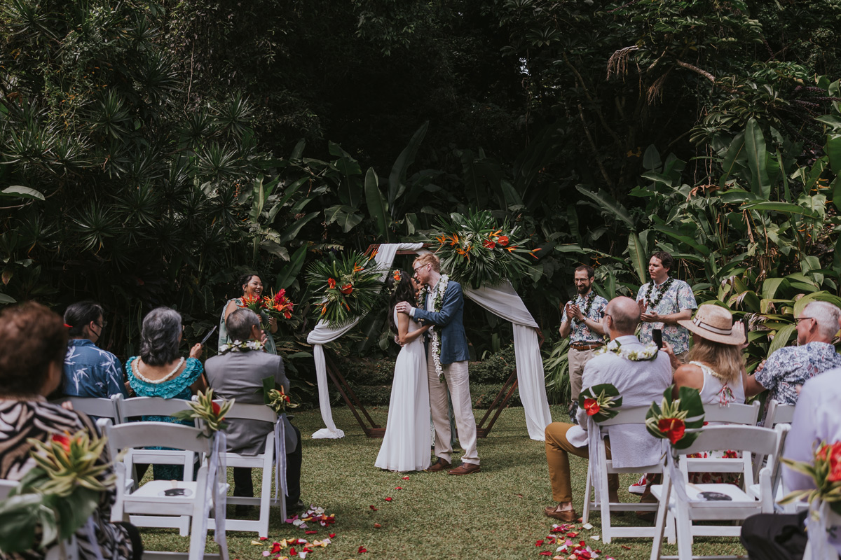 a wedding at haleiwa joe in kaneohe hawaii